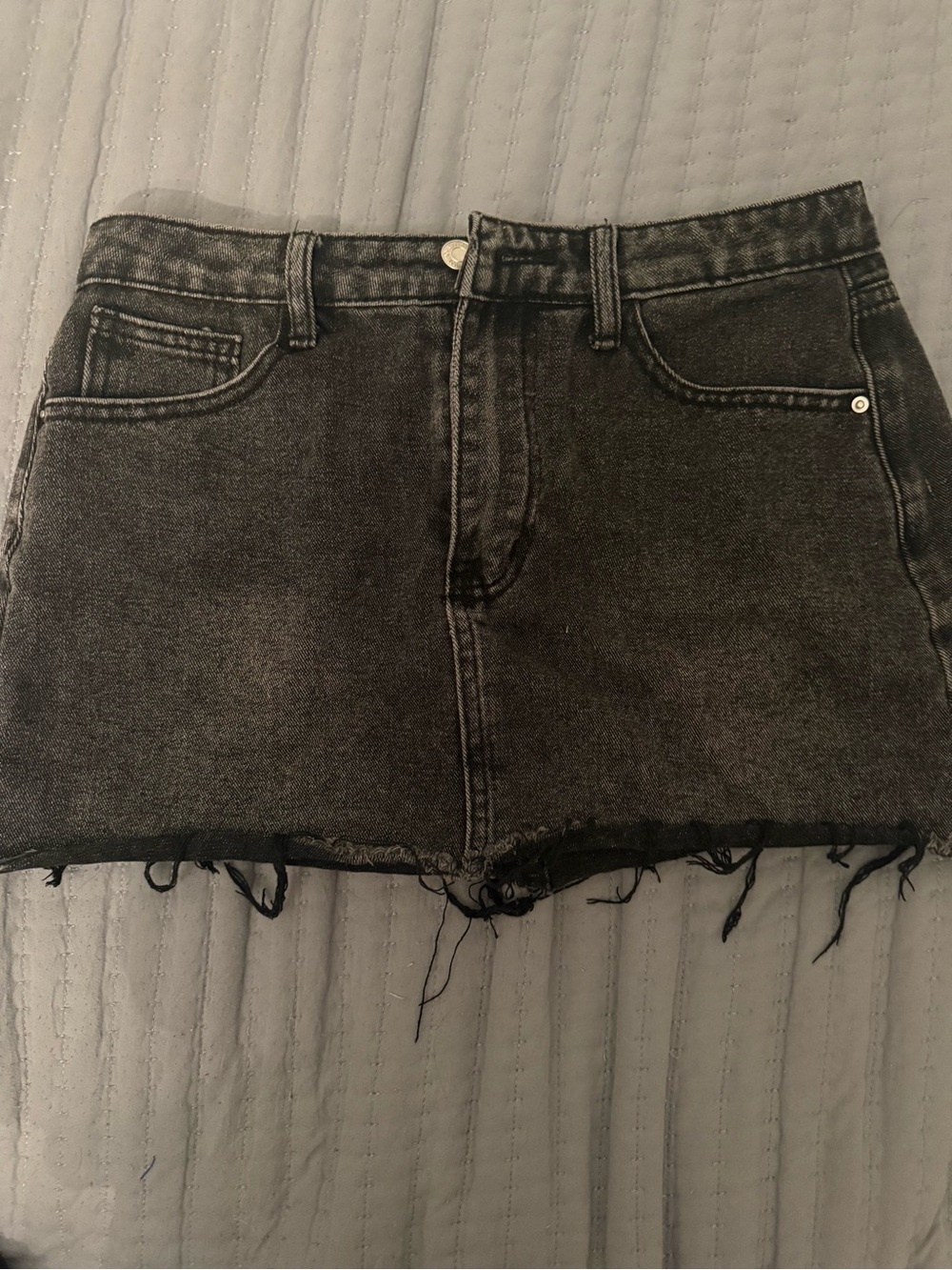 SHEIN Washed Black Denim Mini Skirt with Distressed Hem